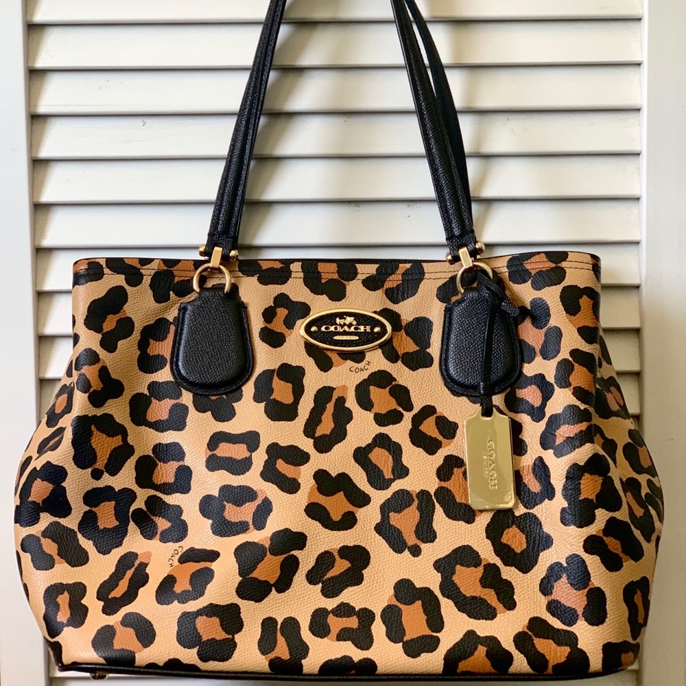 NWOT RARE COACH LEOPARD PRINT SHOULDER BAG